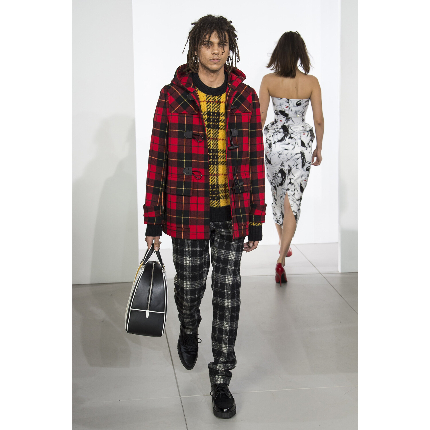 Фото Michael Kors Collection Fall 2018 Ready-to-Wear Майкл Корс осень зима 2018 коллекция неделя моды в Нью Йорке Mainstyles